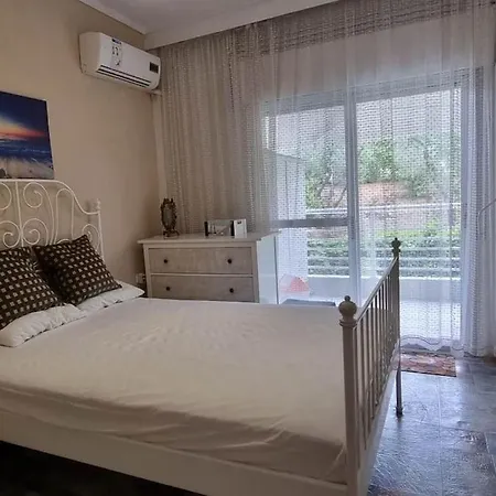 Beach House Elena *