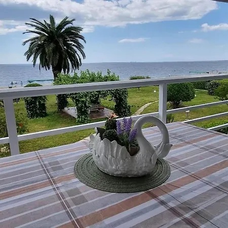 Beach House Elena Apartment